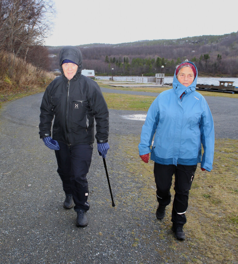 Torhild og mannen Tormod Aglen var to av totalt 24 personer som gikk søndag formiddag for TV-aksjonen.
 Foto: Jon Henrik Larsen