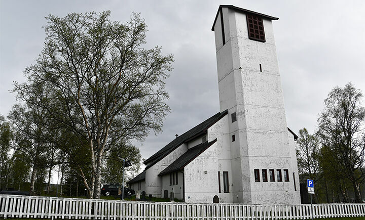 DUGNAD: Den 9. juni blir det dugnad i Salangen kirke. FOTO: TORBJØRN KOSMO