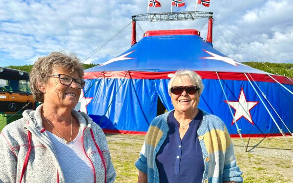Thyra (71) og Tora (72) klar for sirkus!
