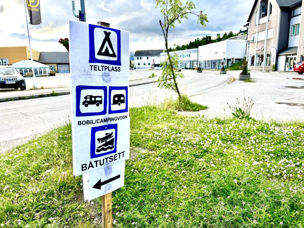 Det skiltes omkring i sentrum for å fortelle gjester til årets Millionfisken hvor de finner de ulike funksjoner.
 Foto: Jon Henrik Larsen