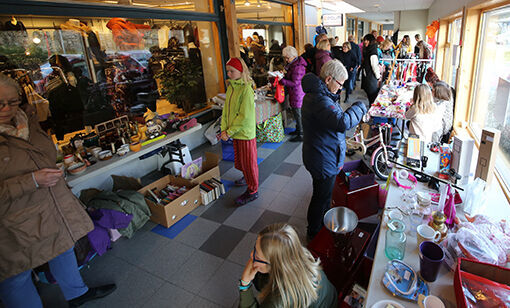 Folkefullt på loppetorg