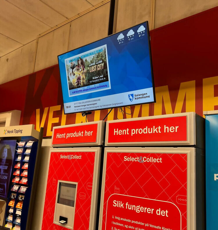 Salangen kommune har fått satt opp en egen informasjonsskjerm på Extra Sjøvegan. FOTO: JON HENRIK LARSEN