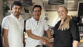 Mazhar åpner kafe i Dyrøy