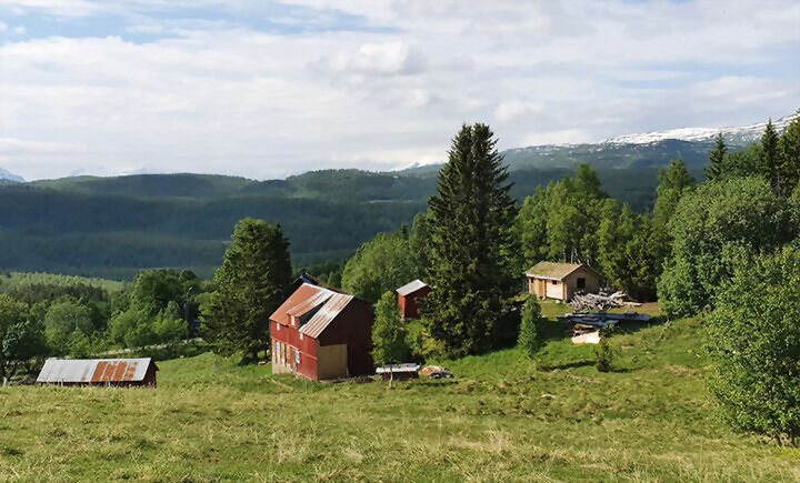GÅRD: På denne gården, Breidablikk gård, vil det holdes kurs i bygging av bakerovn. FOTO: PRIVAT