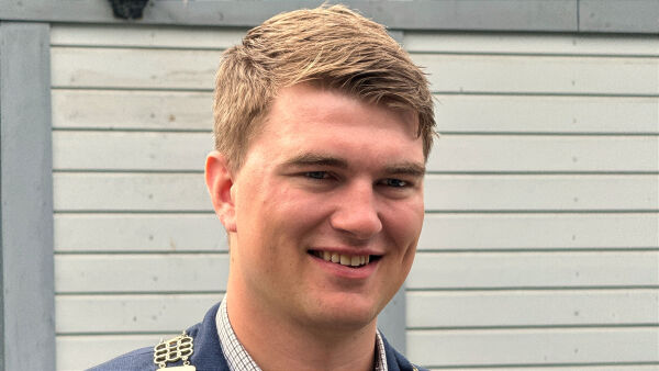 - Vi feirer med å heise flagget!