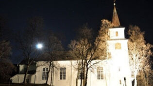 Lavangen-drapet: Lavangen kirke holdes åpent