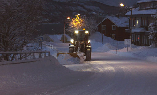 Brøytemannskapene i Salangen vil få nok å gjøre når det er ventet både snø og vind fredag. FOTO: JON HENRIK LARSEN