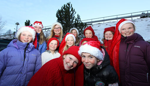Salangen skole- og drillkorps vil sørge for god musikk og nisser i Sjøvegan sentrum torsdag 13.desember. FOTO: JON HENRIK LARSEN