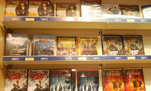 DVD og Blue Ray filmer leies det mye ut av på Narvesen på Sjøvegan. FOTO: KARIN SWART-DONDERS