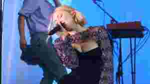 Astrid S sjarmerte publikum!