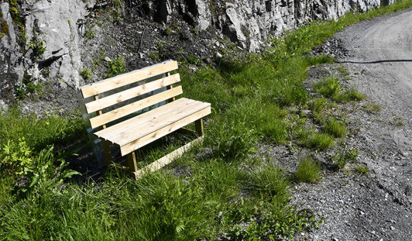 LHL Salangen satte ut benker