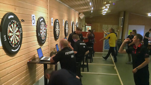 Dart-spillere fra Norge og Nord Sverige var representert på helgas dartturnering på Medby. FOTO: JON HENRIK LARSEN