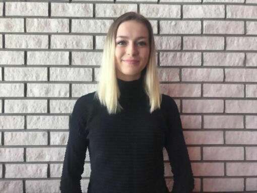 Ungdomsrådet i Bardu kommune ønsker at det skal bli røyke- og snusforbud i og rundt Barduhallen. Det forteller leder Benedikte Asbjørnsen.