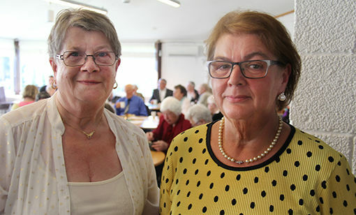 Oddrun Kristiansen (t. v.) og Ruth Anna Aune var utrolig fornøyd med oppmøtet. FOTO: PER ASBJØRN GUNDERSENFOTO: PER ASBJØRN GUNDERSEN