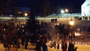 Her tennes julegrana i Bardu
