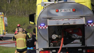 Brann gjorde at trafikk på E6 stoppet opp