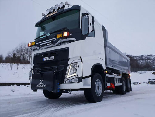 Entreprenørfirmaet Sjøvegan maskin AS har nylig investert i ny lastebil, denne utskiftingen er blant annet for å oppfylle et nytt miljøkrav for motorer satt av EU. FOTO: NORDIC LAST OG BUSS AS