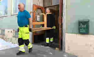 - Begynner øverst i bygget
