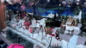 Nå lyser julegrenda igjen!