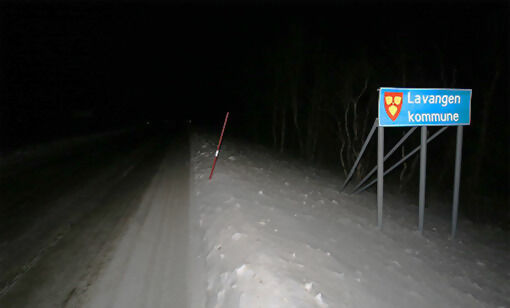I løpet av kort tid vil kommuneskiltet med Lavangen på samisk, komme opp på Lavangseidet. FOTO: JON HENRIK LARSEN