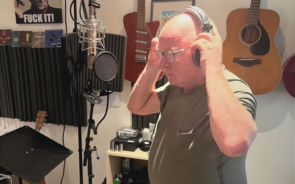 Fire stemmer Dahlberg i samme sang