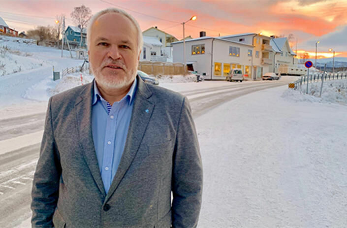 Ordfører Dag Sigurd Brustind i Ibestad er glad for at det nå blir flere nye veinavn i kommunen. FOTO: JON HENRIK LARSEN