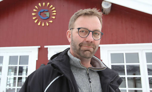 Innehaver av Garsnes Brygge i Salangen, Andreas Utstøl reagerer på avgjørelsen til kommunen om å melde seg ut av destinasjonsselskapet Visit Narvik. - Det er korttenkt av kommunen, sier Utstøl. FOTO: JON HENRIK LARSEN