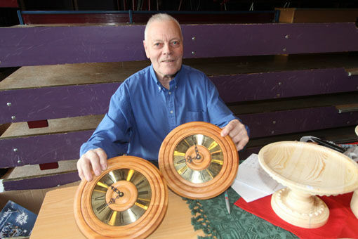 Arne Myrland er en av de lokale utstillerne som har brukt og være på husflidsmessa til Salangen Husflidslag hvert år. FOTO: JON HENRIK LARSEN