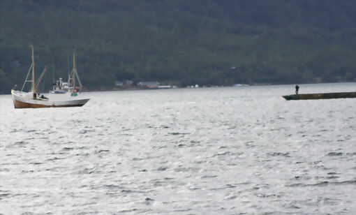 Det var denne båten som dro vekk flytebrygga fra Salangen til Gratangen i dag tidlig.