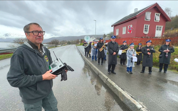 Sørget for 17.mai- salutt fra Skårvika!
