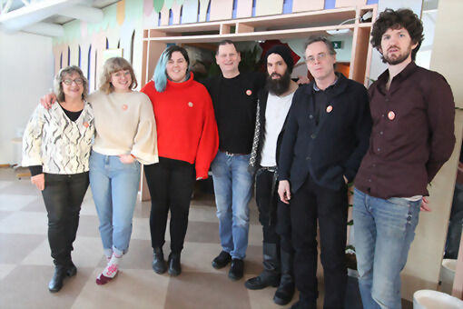 Styret i Norsk viseforum; (F.v.) Eli Helene Johannessen, Synneva Gjelland, Emilie Sofie Olsen, styreleder i Norsk viseforum, Per-Arne Brunnvold (styreleder), Erling Ramskjell Knut-Arild Melbø, Audun Reithaug (daglig leder). FOTO: HERLEIF KRISTOFFERSEN