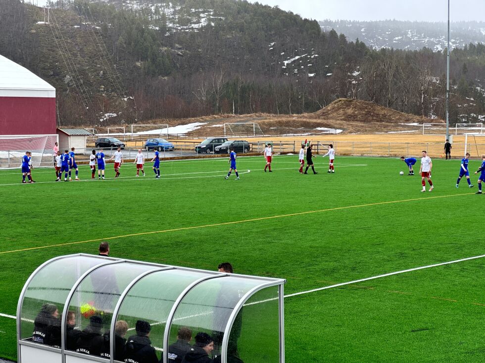 Det ble FK Senjas store dag på Idrettsheia lørdag formiddag. Til tross for at det var hjemmelagets åpning av sesongen på hjemmebane.
 Foto: Jon Henrik Larsen