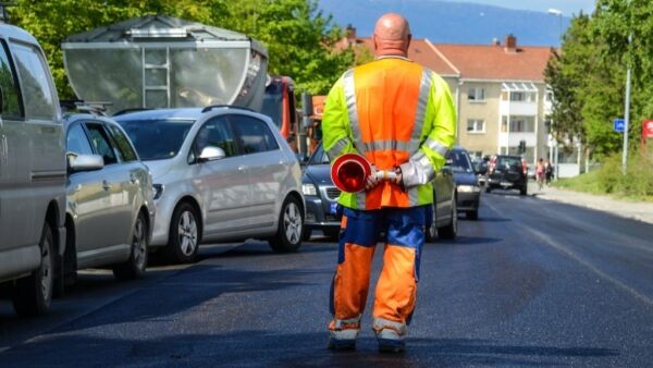 Oppfordrer til hensyn i trafikken