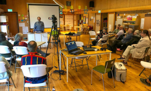 Ard-Eirik Hermansen fortalte om arbeidet med boka Samiske Stedsnavn i Spansdalen. FOTO: JON HENRIK LARSEN
