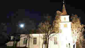Lavangen kirke holdes åpent