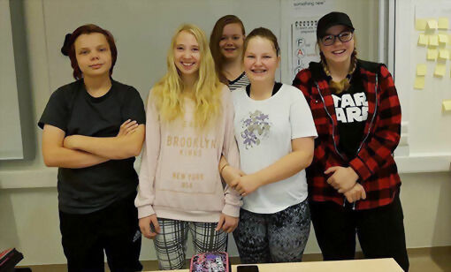 Odin (t.v.), Sunniva, Elise, Silje og Solbritt var noen av elevene i fra klassen som gjorde en utmerket jobb. FOTO: PRIVAT
