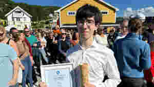 - Spilt piano siden han var 8 år