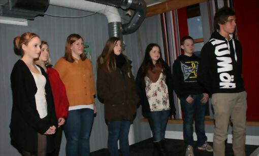Ungdomsrådet i Salangen kunne vise frem de re-åpnede ungdomslokalene i kulturhuset. FOTO: VERONICA KLAUSSEN