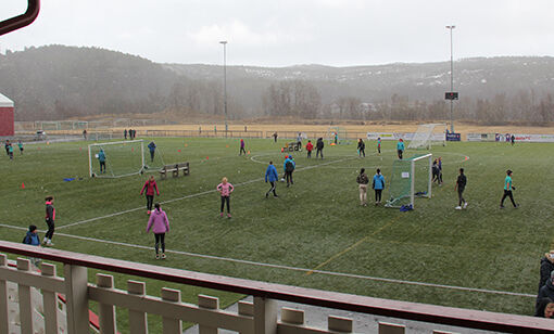 - De koste seg i snøen