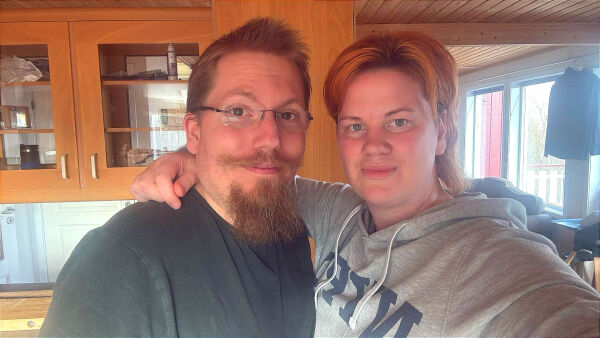 Renate og Magnar inviterer alle til bryllup