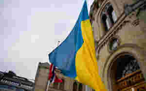 Stortinget heiste det ukrainske flagget