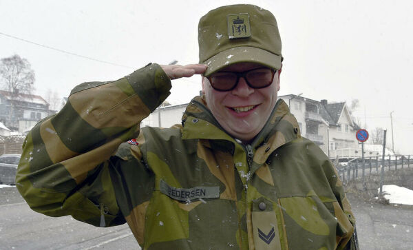 Æreskorporalen venter på øvelse