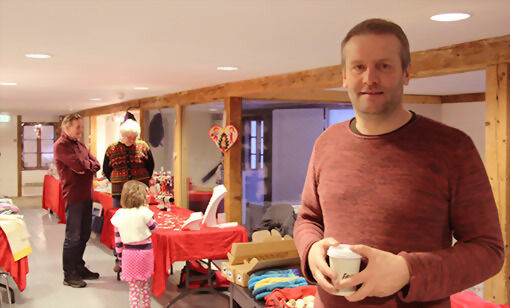 Frode Hansen ved Sør-Troms Museum ser fram til helgas julemarked på museumet i sentrum av Sjøvegan. ARKIVFOTO: ALEKSANDER WALØR