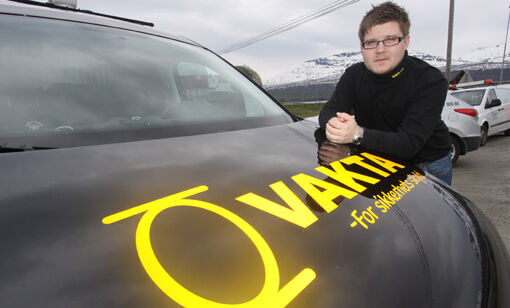 Vakta i sort og gult