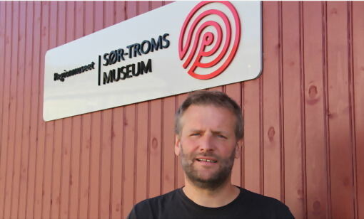 Frode Hansen ved Sør-Troms Museum på Sjøvegan lover en spennende september måned. FOTO: ALEKSANDER WALØR