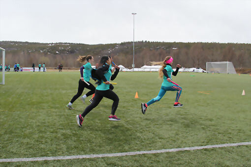 Startskuddet går for TINE- stafetten 2017 ved Idrettsheia i Salangen. FOTO: KNUT-ARILD JOHANSEN.