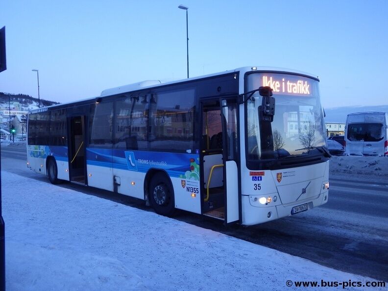 Troms fylkestrafikk innstiler samtlige bussruter i Midt Troms hele mandag.