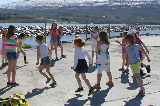 Torsdag inviterte Salangen kirkes barnekor til Koret På Kaia. FOTO: KNUT-ARILD JOHANSEN.