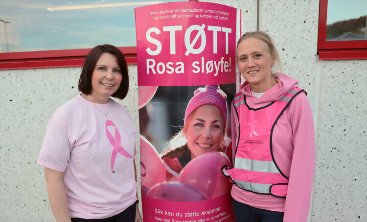 Veronika Nordseth Daleng (t.v) og Tonje-Helen Gundersen (t.h) er initativtakere til lavterskelløpet for brystkreftsaken lørdag på Sjøvegan. FOTO: JON HENRIK LARSEN