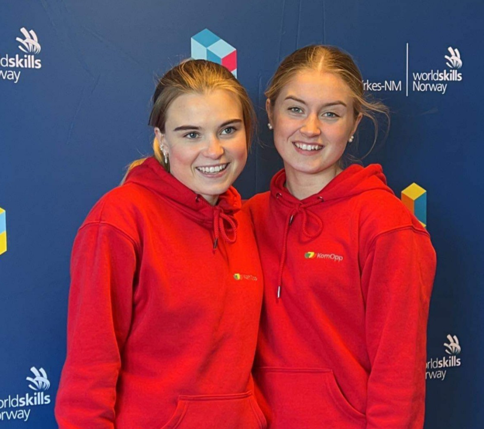 Andrea-Hansine Daleng fra Salangen og Regine Rydningen fra Bardu har deltatt i Norgesmesterskapet i barne- og ungdomsarbeiderfaget.
 Foto: KomOpp